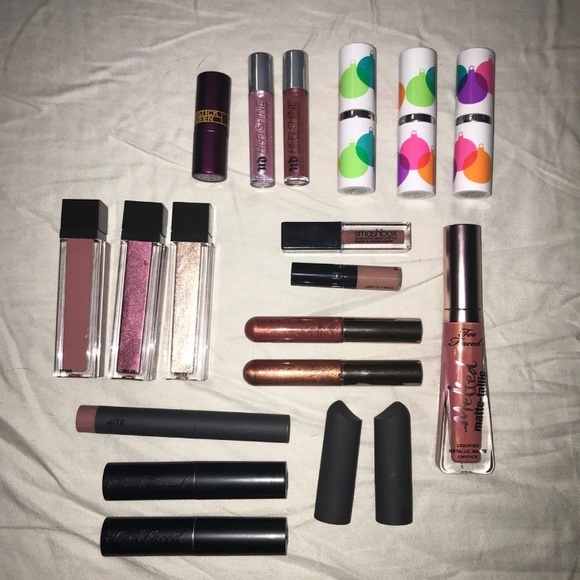 SOLD. Lipstick Bundle - Picture 1 of 7